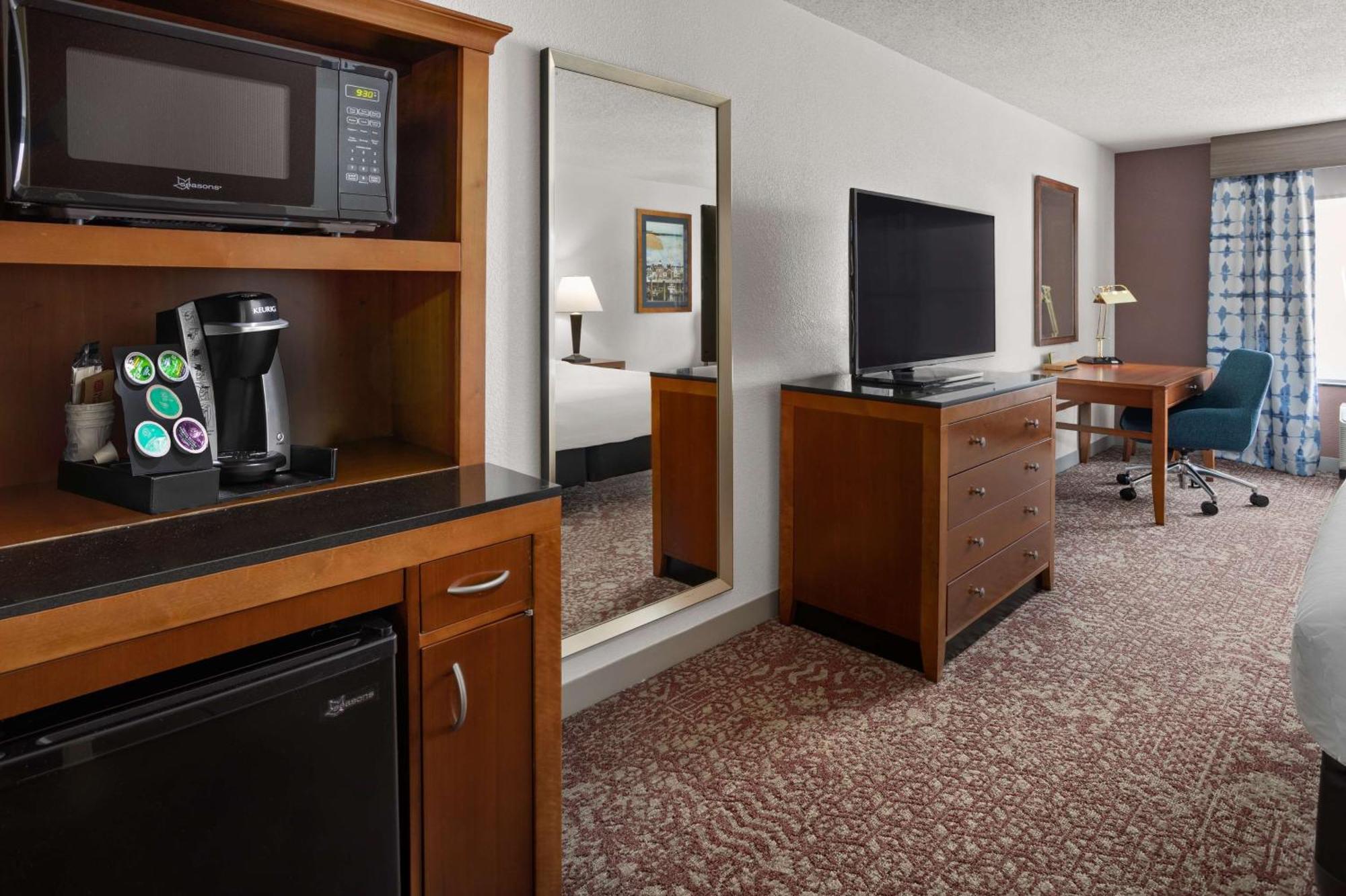 Hilton Garden Inn Milford Bagian luar foto